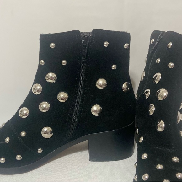 Kenneth Cole Barston Ankle studded booties genuine suede leather size 5 LIKE NEW - Picture 6 of 9